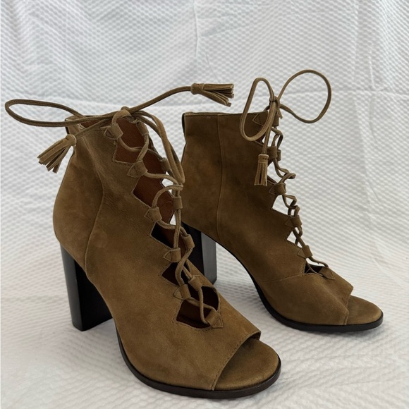 Frye Shoes - Frye Brown Lace-Up Heeled Boots Cottagecore Dark Academia Music Festival